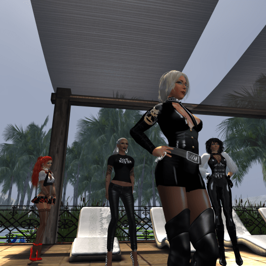 Supervising the bondage night: Angelique, Sarah, Diomita and Jenny