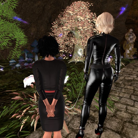 The colourful designed caves at Ariadne Mountain (4)