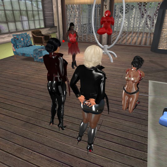 Jan 4th: At home with Argi, slave Flo and Sklavin Gebby