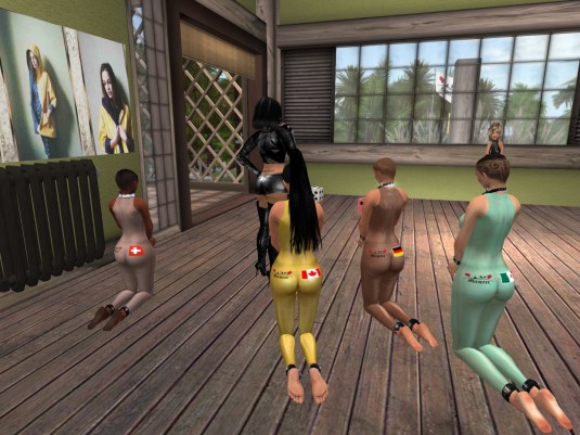 July 5th: slave Adarra, sklavin Gebby, slave cecy and slave Flo rolling the dice