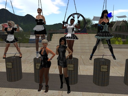 Enjoying bondage November 2016: Maurer's slave maids (slavin C, slave cecy, slave Flo, slave Adarra), with Mistress Jenny and Diomita at BSP
