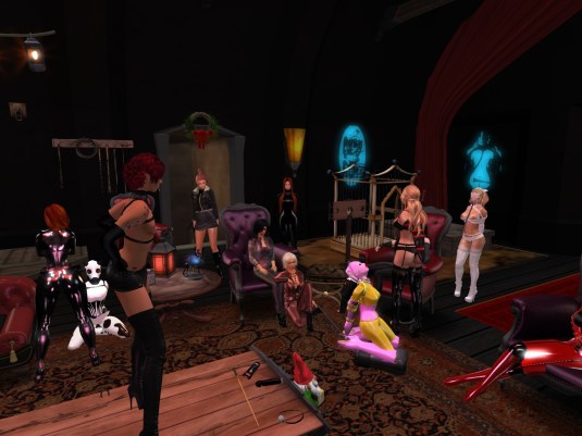 Jan 7th: Mistress Jenny and Diomita visiting Club DeLust with slave Flo