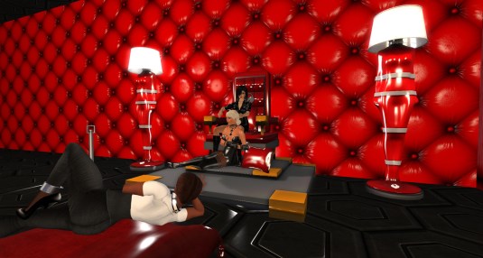 February 27th at SSS: Mistress Jenny, Diomita, slave Flo and slave slut cecy (the lamp)